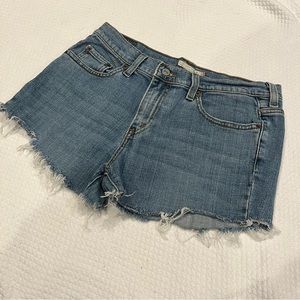 Levi’s cut off shorts